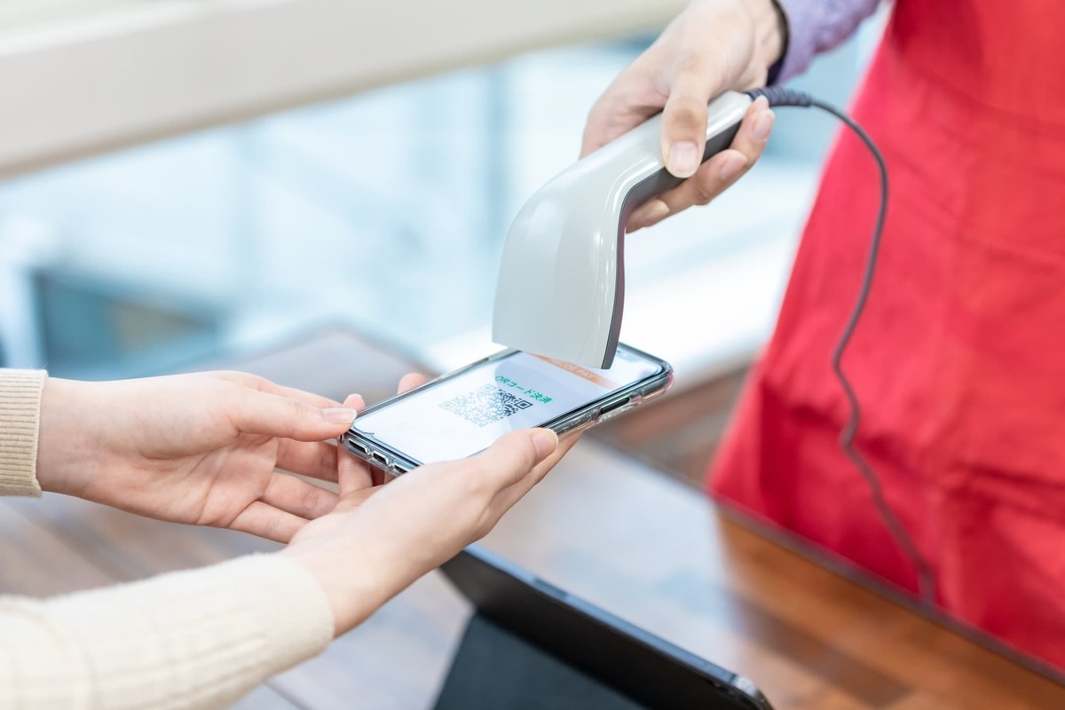 キャッシュレス決済導入のメリット・デメリット！自分のお店にも導入したほうがいい？