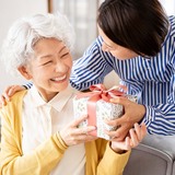 敬老の日ギフトで集客アップ！ 人気商品と売場演出アイデア